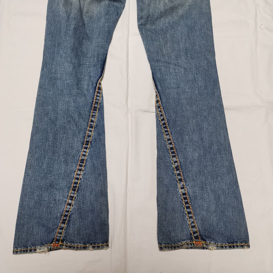 트루릴리젼 JOEY SUPER T Y2K 스티치 부츠컷 데님팬츠 상품이미지4