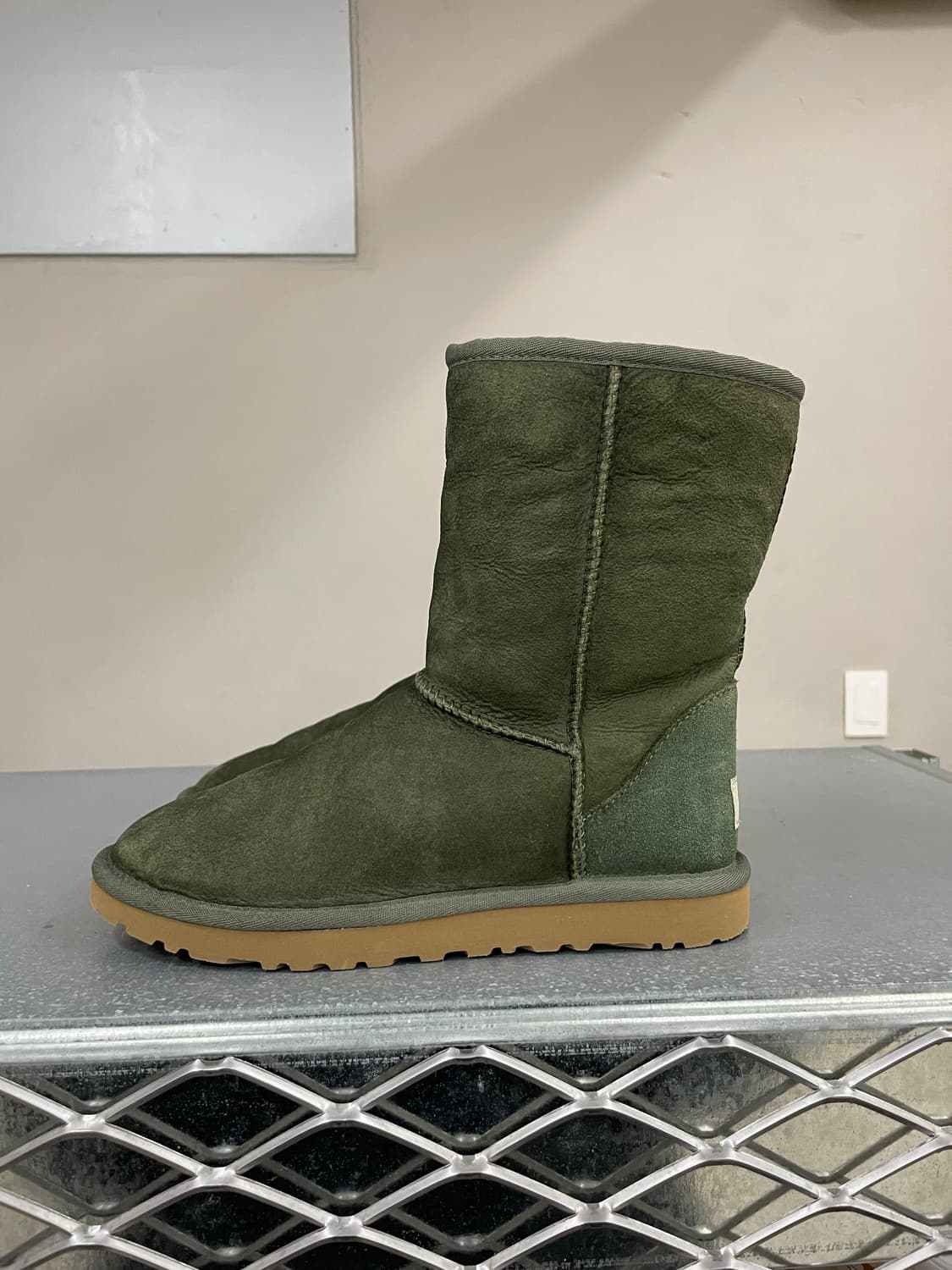 어그 클래식 미드 부츠 230 상품이미지1