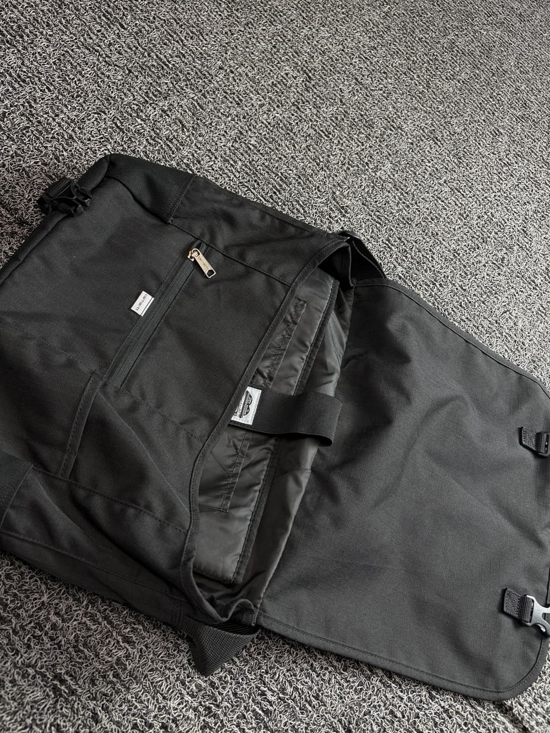 칼하트 시그니처 메신져백 사이드백 4025 상품이미지5