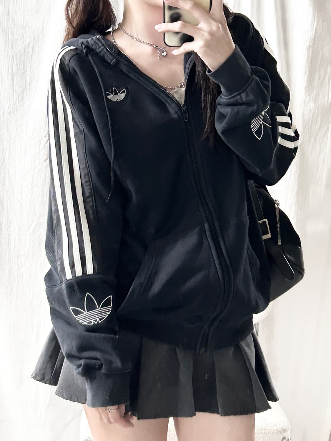 아디다스 자수로고 블랙 삼선 후드집업 상품이미지4