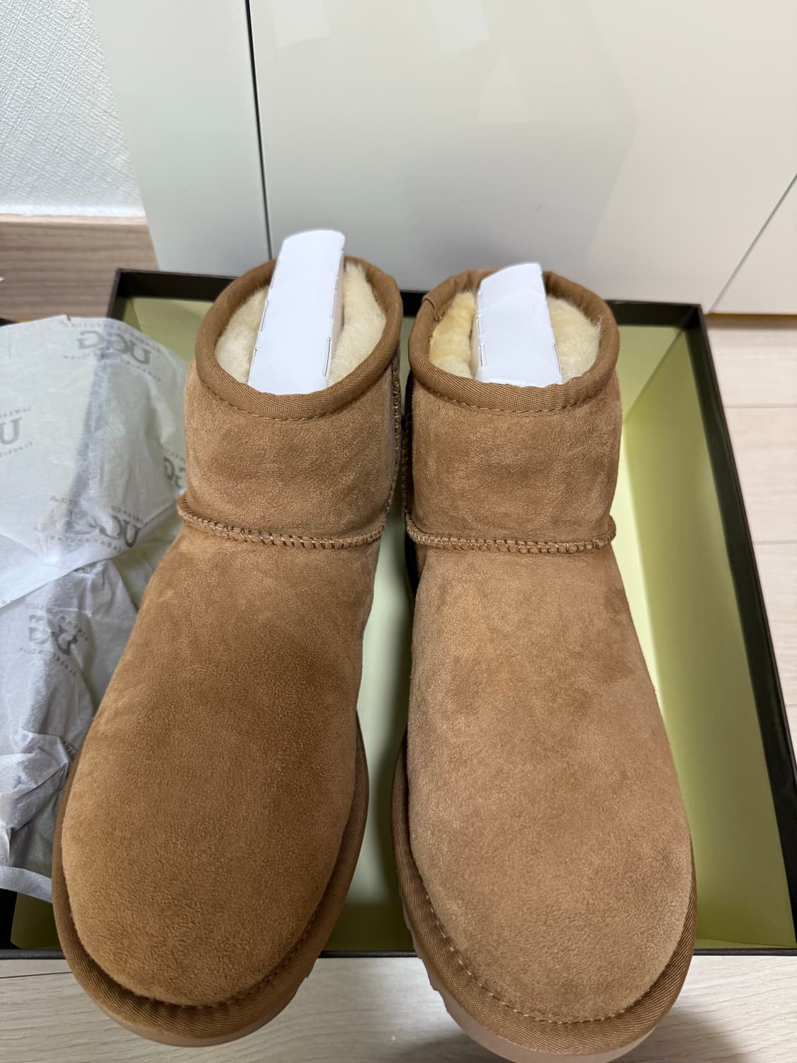 UGG 클래식 미니 Chestnut 250 상품이미지1