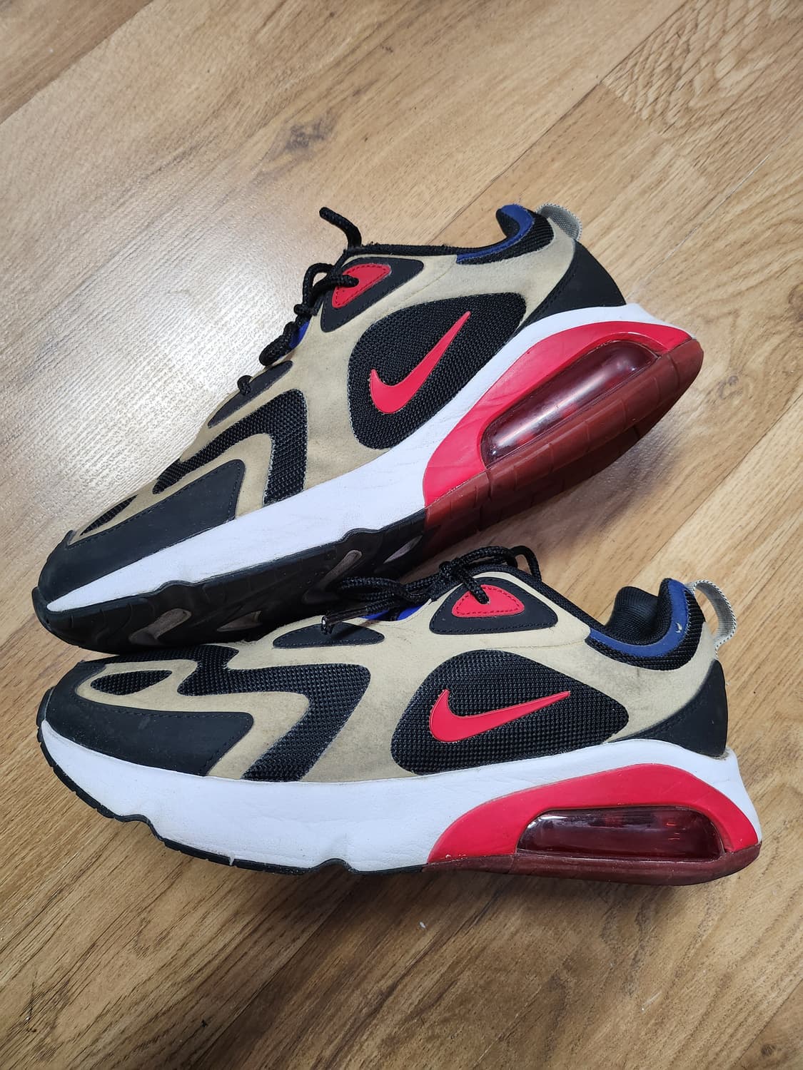 80) 나이키 NIKE 에어맥스 200 팀 골드블랙 상품이미지2