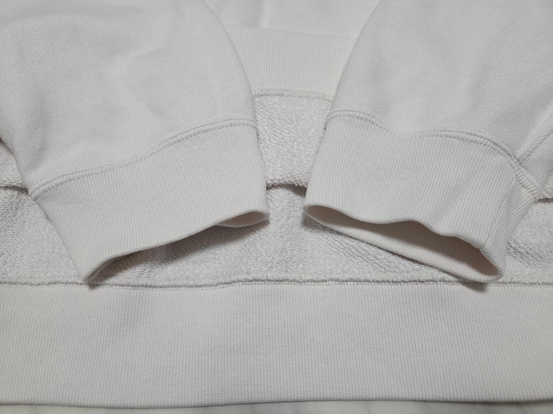 유니클로 X 카우스 스웻셔츠 상품이미지4