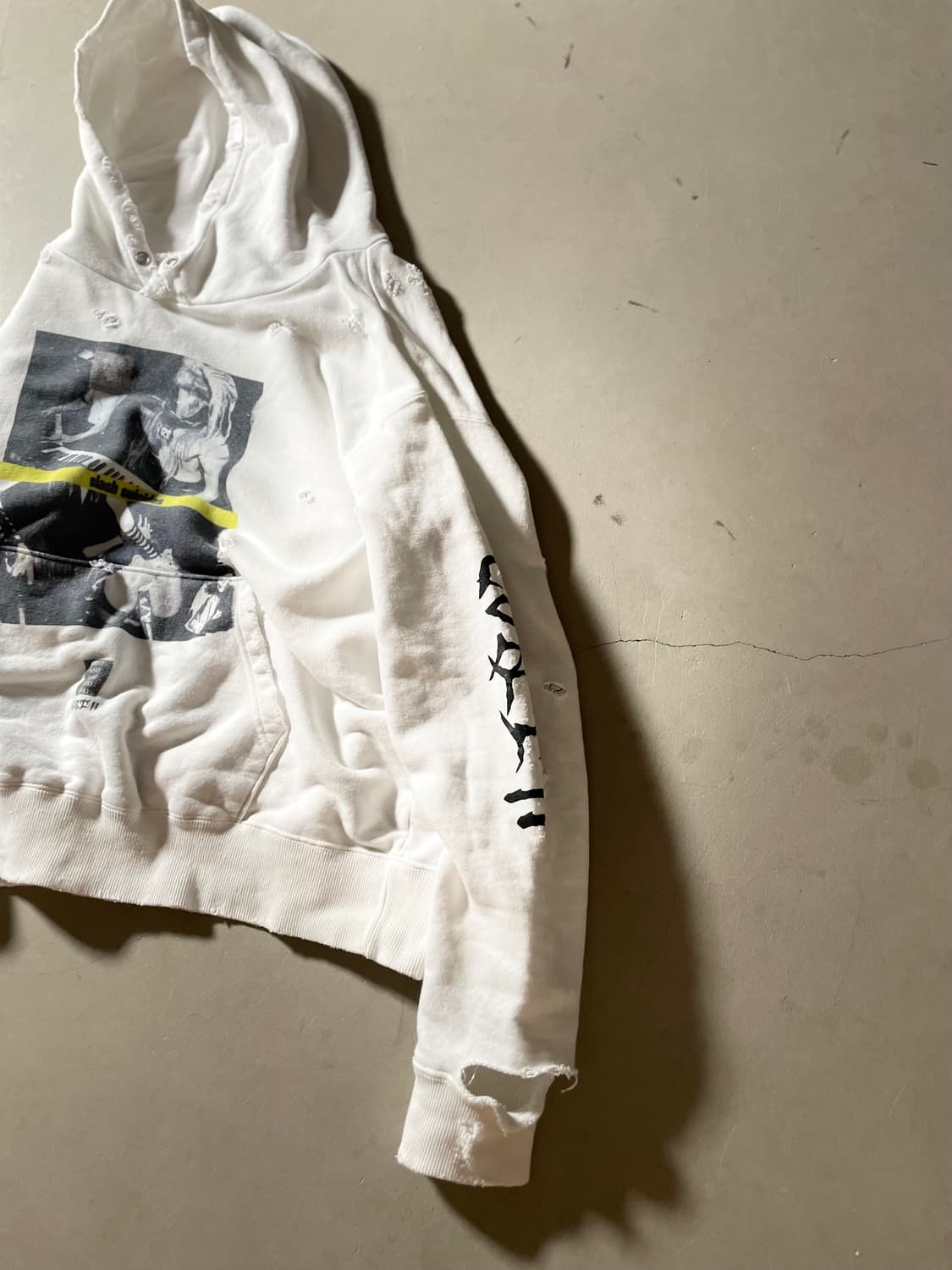 CONTii Distressed Hoodie 상품이미지5