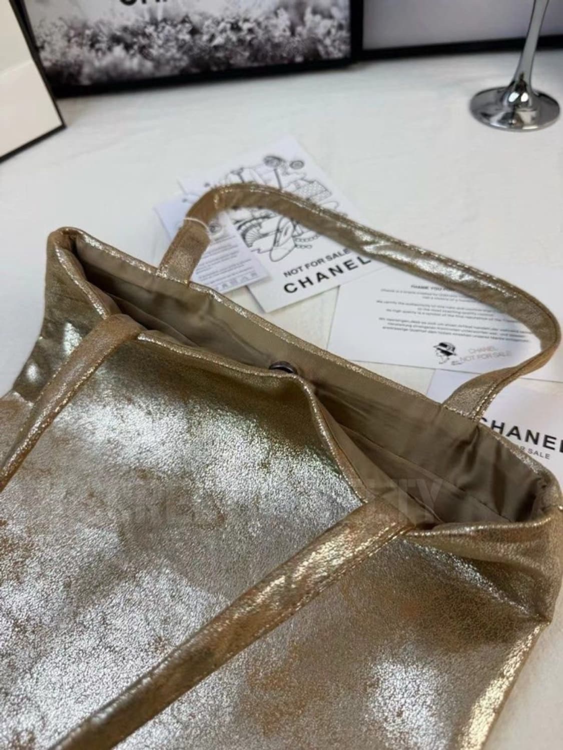 샤넬VIP 기프트 빈티지 에코백 토트백 골드 상품이미지3