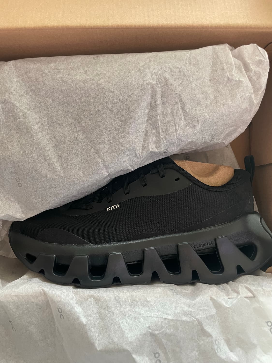 KITH x On Running K-Tech 1 Balck 상품이미지2