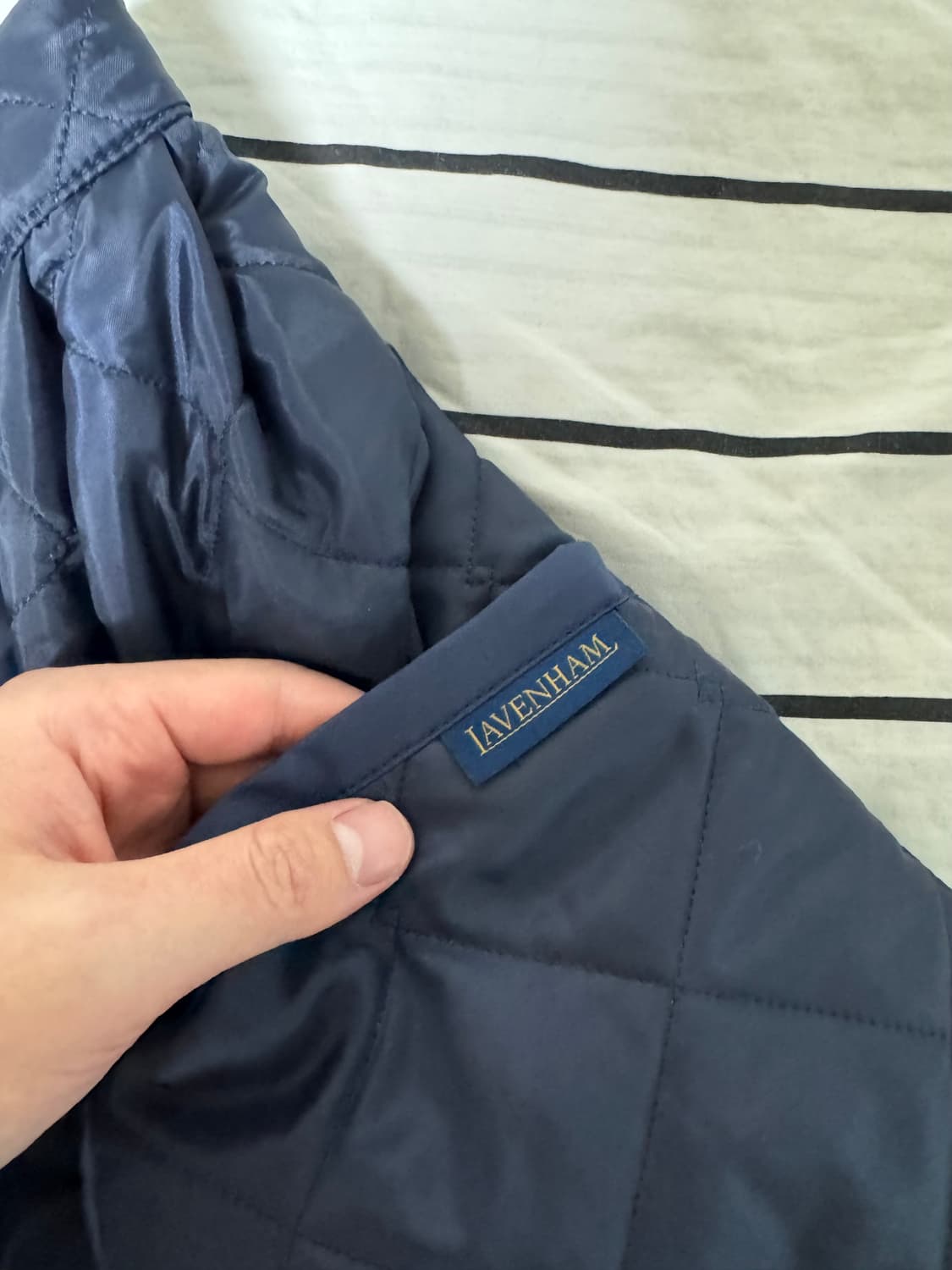꼼데가르송 걸 X LAVENHAM 24AW 패딩 에이프론 (네이비) 상품이미지6