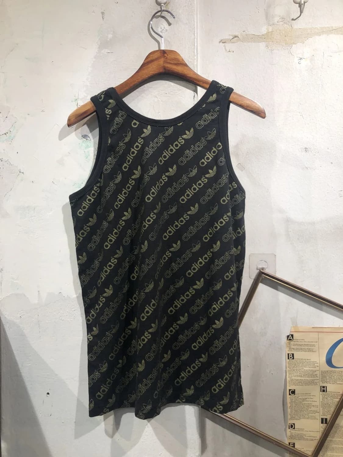 Adidas logo print black gold sleeveless  상품이미지4