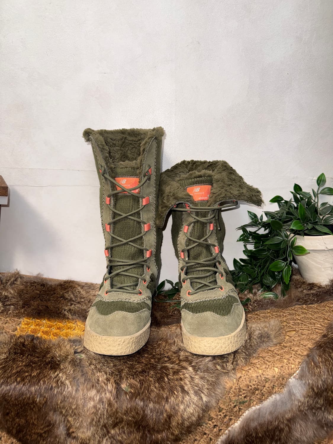 New Balance khaki knit fur boots 상품이미지3