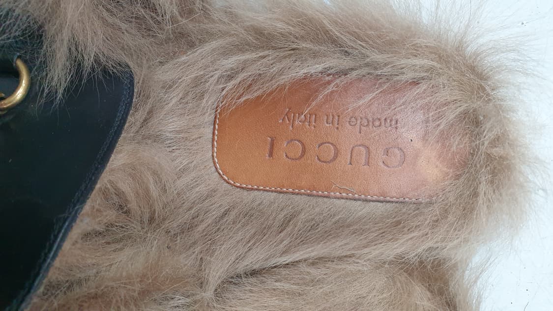 구찌 프린스타운 타이거 자수 퍼 슬리퍼 상품이미지5