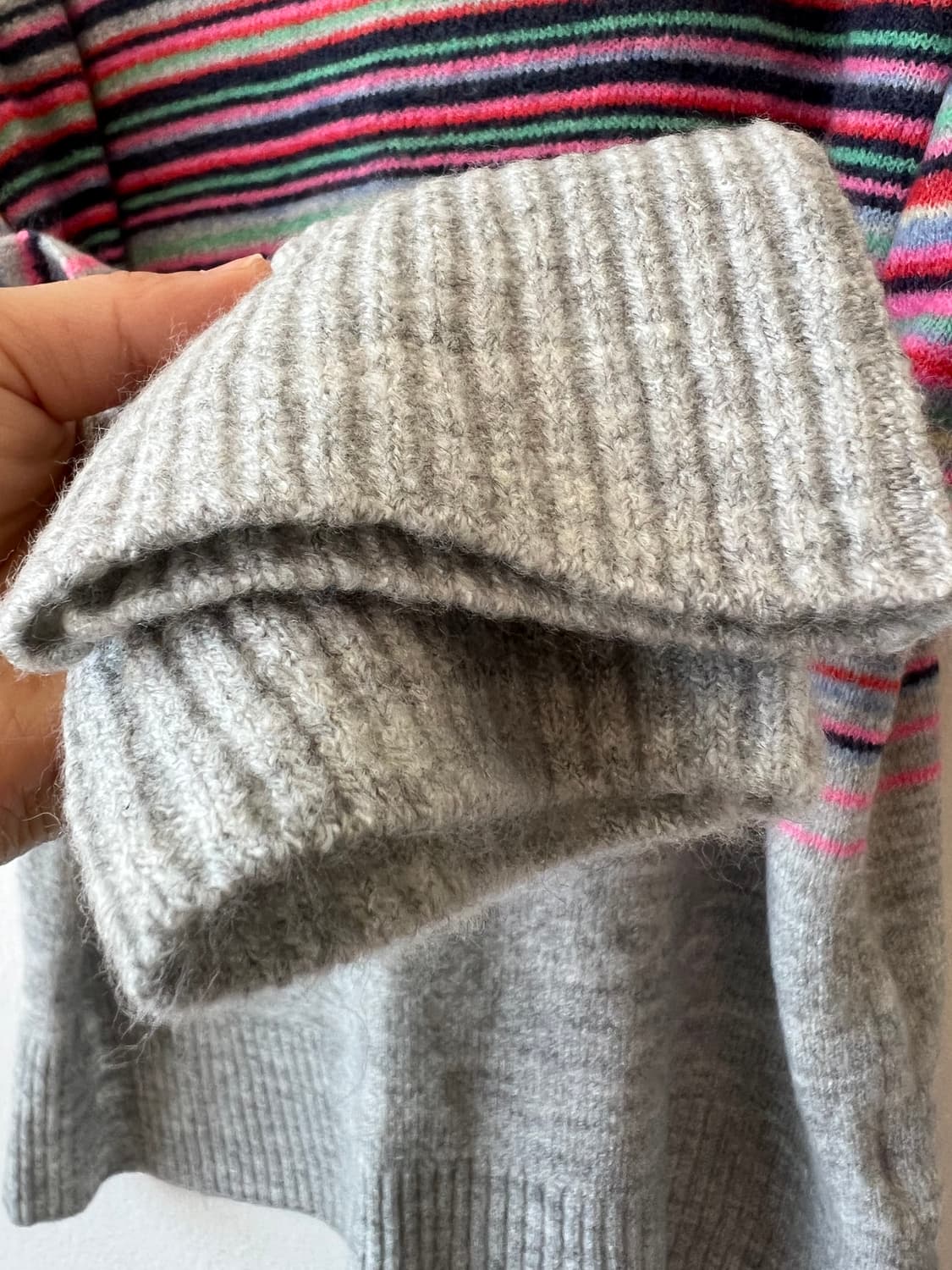 갭 GAP 여성 그레이 니트티셔츠 라운드니트  상품이미지4