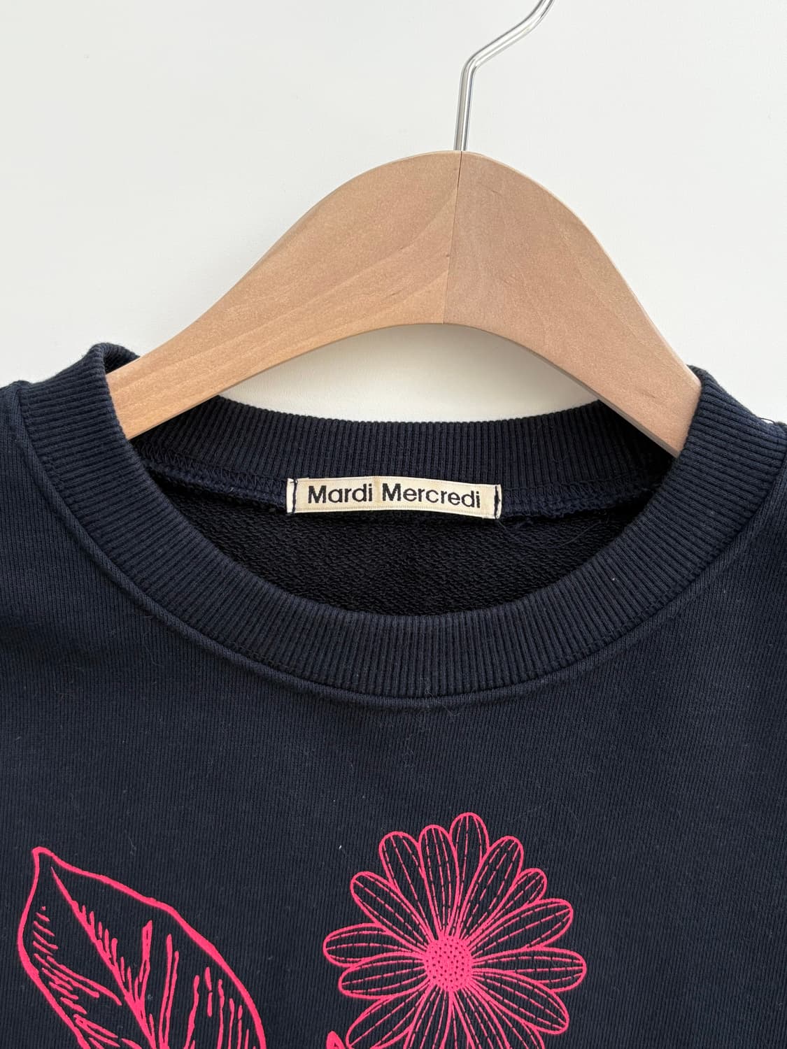 Mardi Mercredi 마르디 메르크디 네이비컬러 플라워로고 맨투맨 상품이미지5