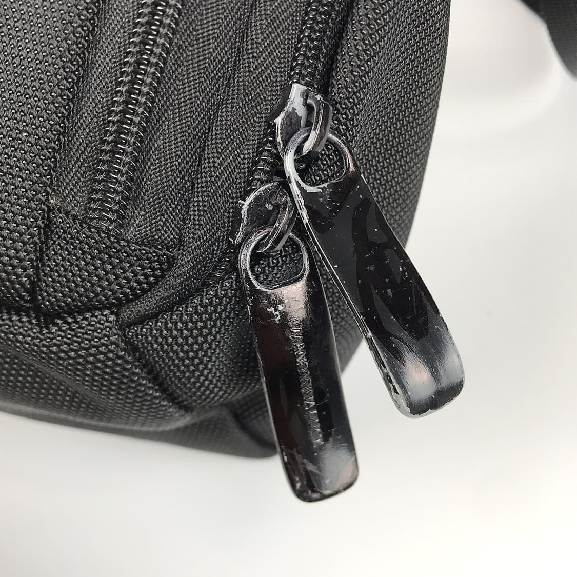 만다리나덕 남성 크로스백 가방 상품이미지7