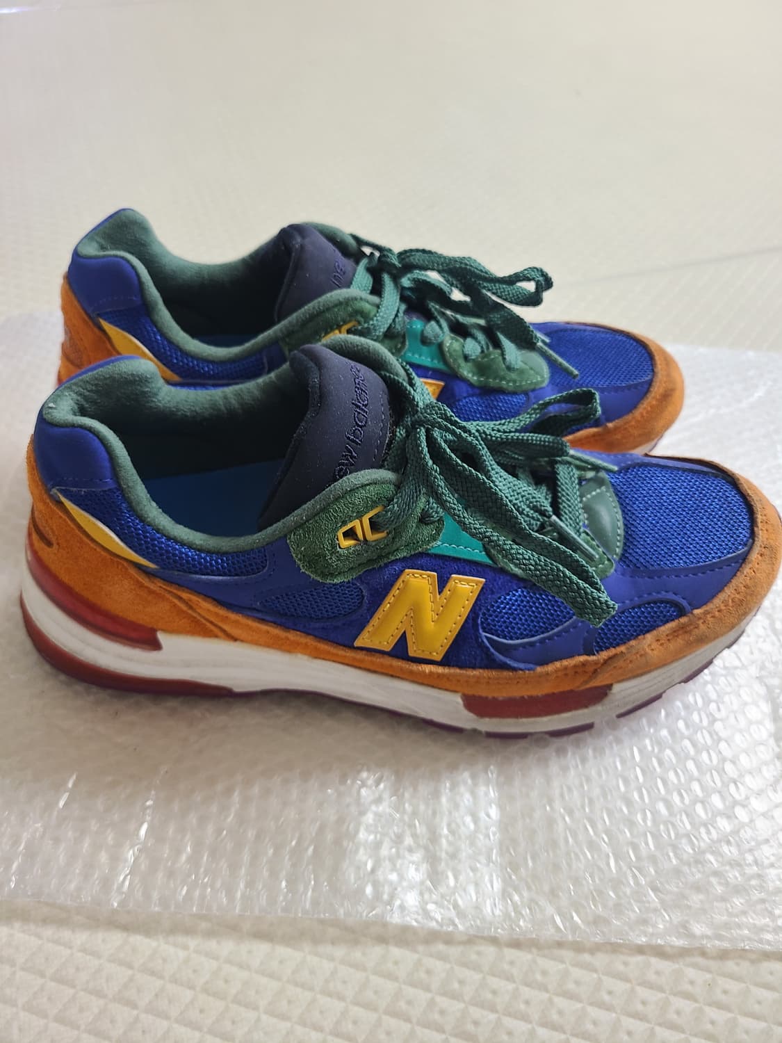 뉴발란스 992 멀티컬러 235 사이즈 상품이미지3