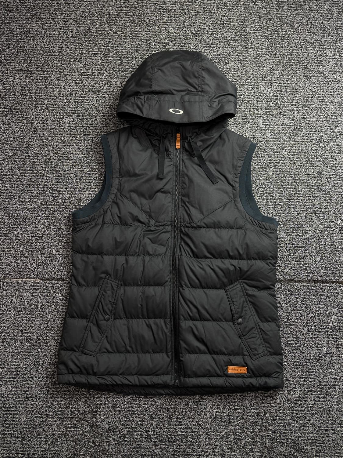 오클리 고프코어 경량 다운 후드 푸퍼 베스트 2131 상품이미지2