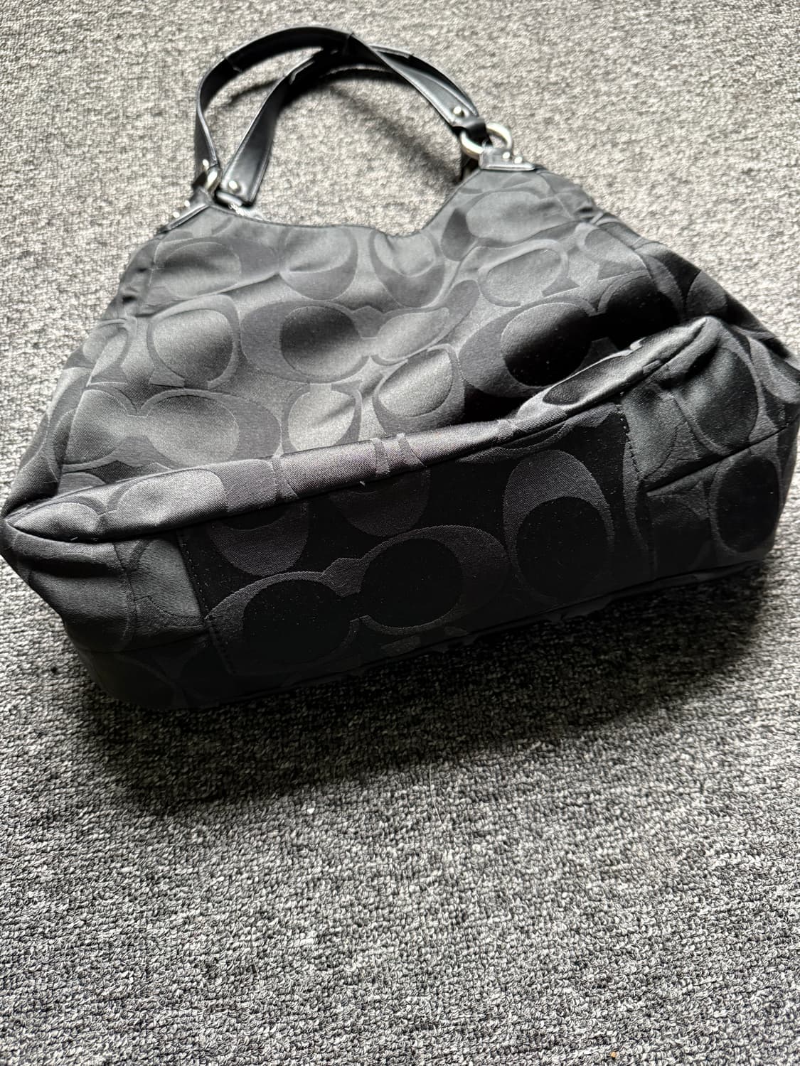 코치 시그니처 호보 백 상품이미지10