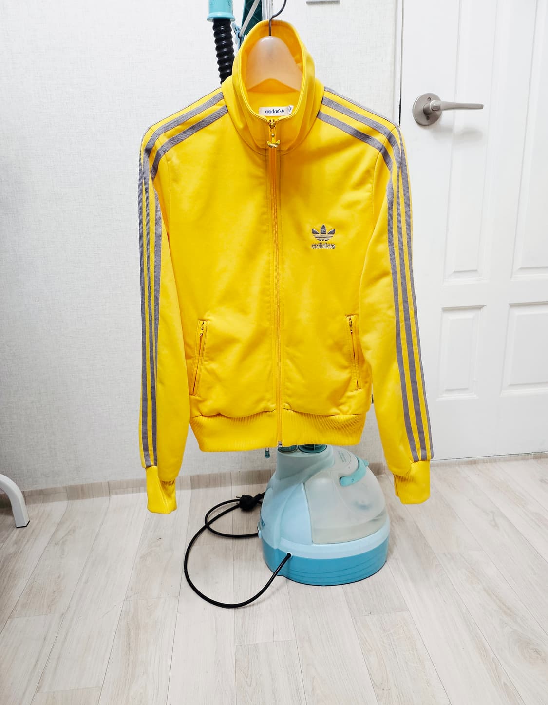 (90)S☆초대장급☆ 아디다스 파이어버드 백로고 [옐로우실버] 트랙탑져지 상품이미지1