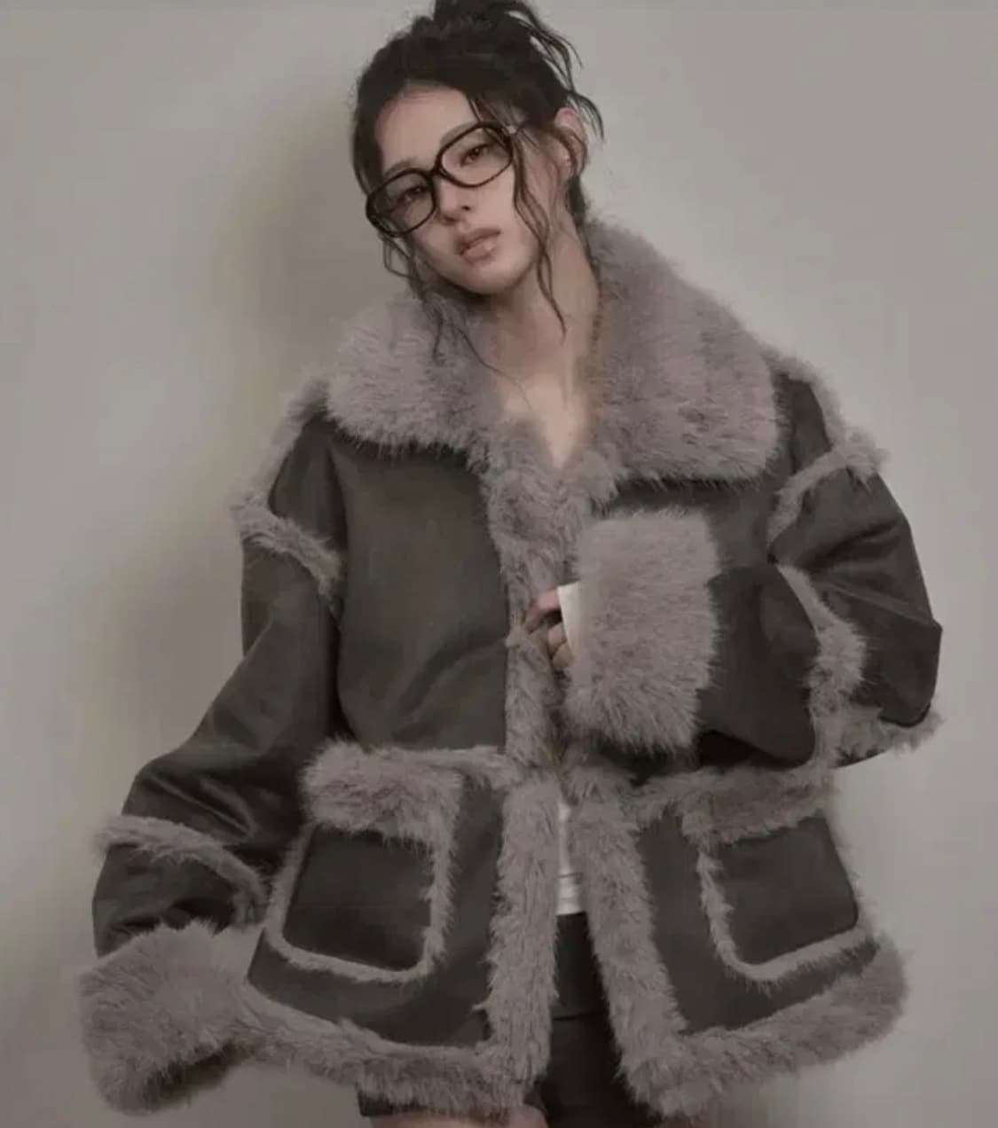 (새상품급) 카키포인트 무스탕 차콜 상품이미지1