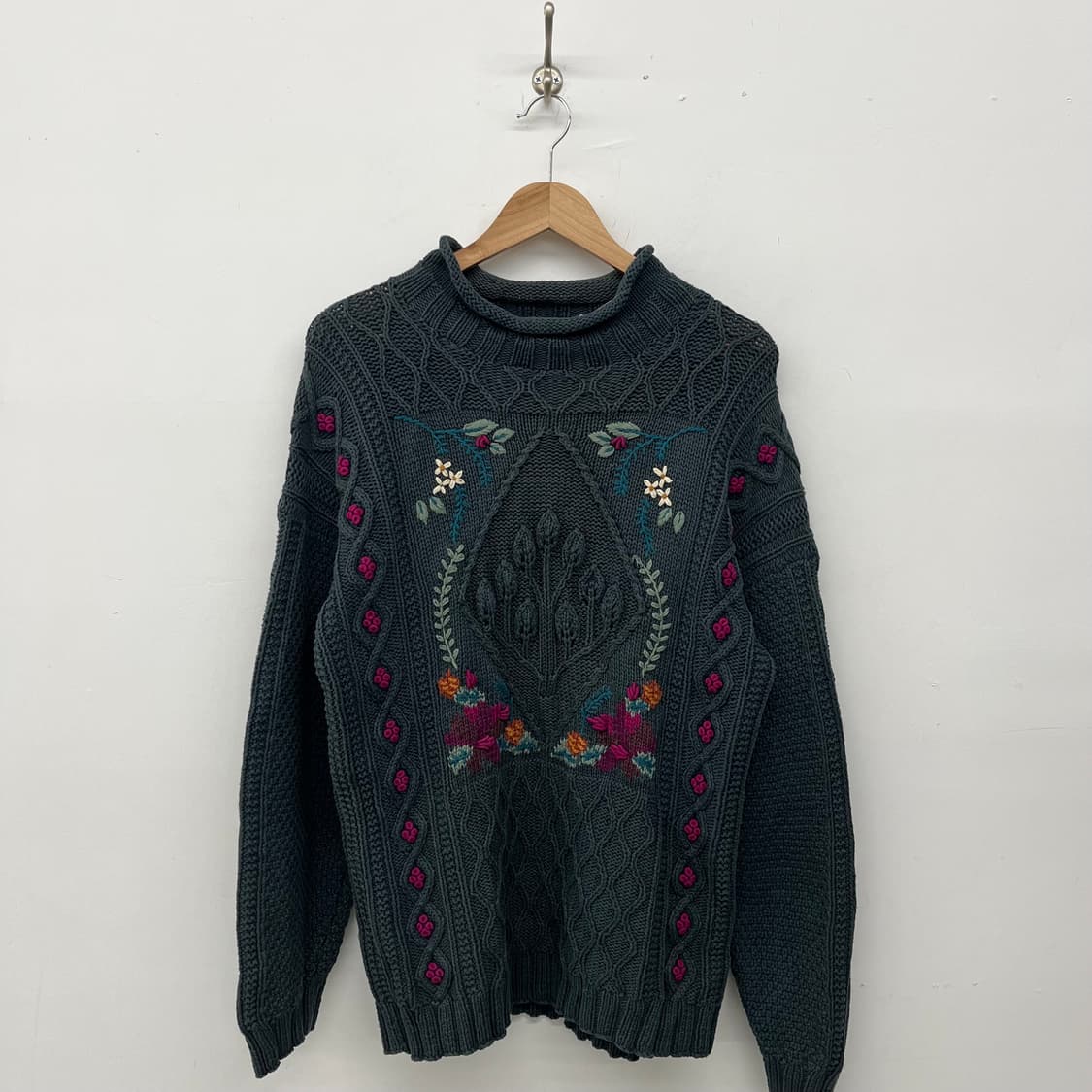 엘엘빈 빈티지 플라워 자수 니트 여L 상품이미지1