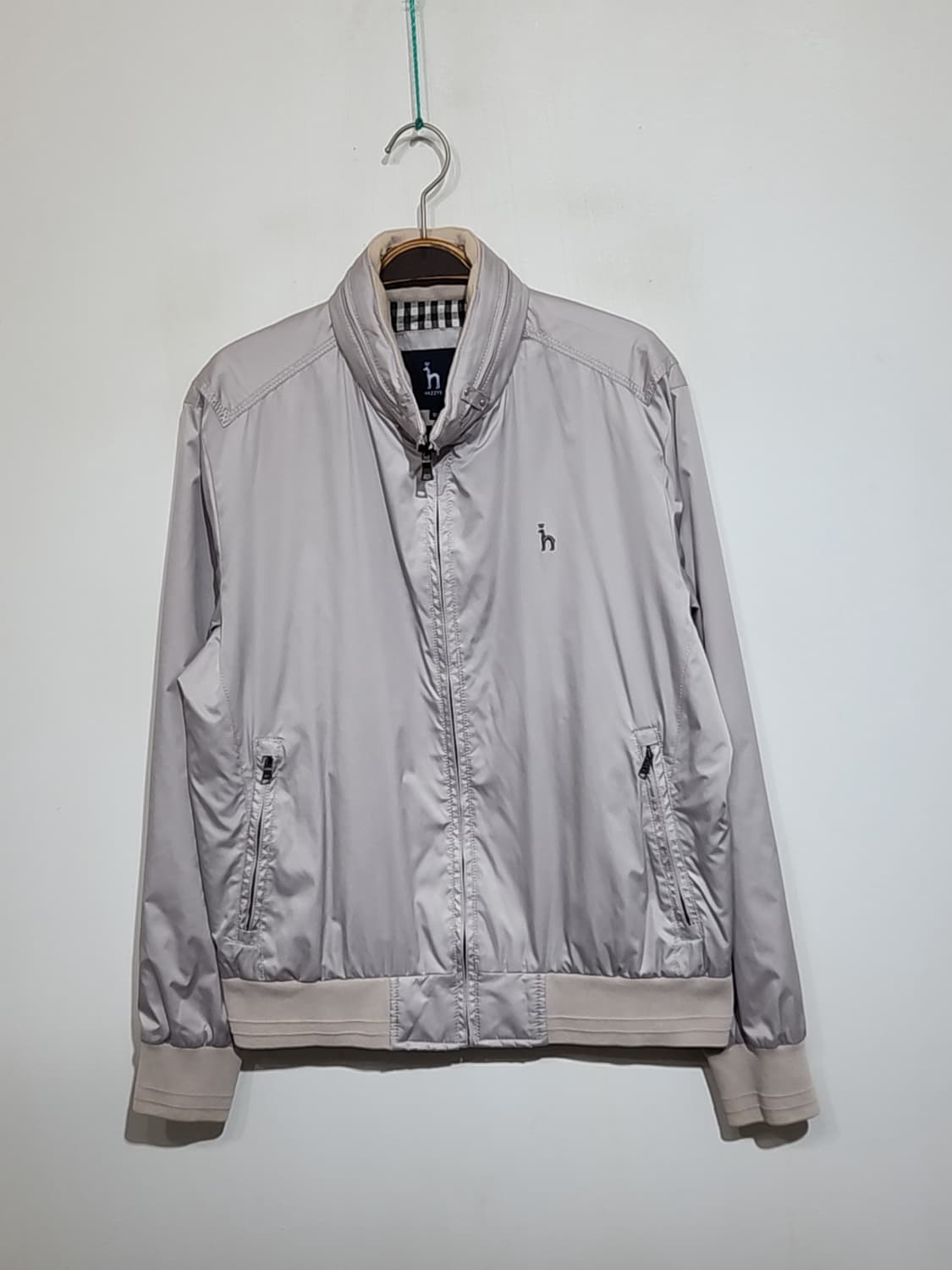 (100) 헤지스 블루종 점퍼 하이넥 로고 자켓  상품이미지1