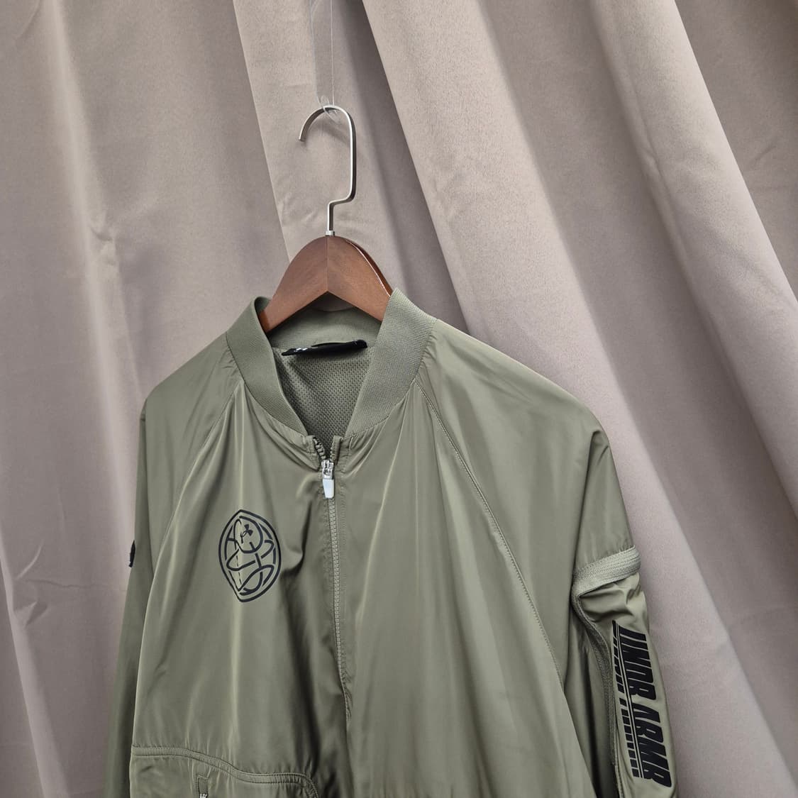 언더아머 APAC 스타디움 자켓 L 상품이미지2