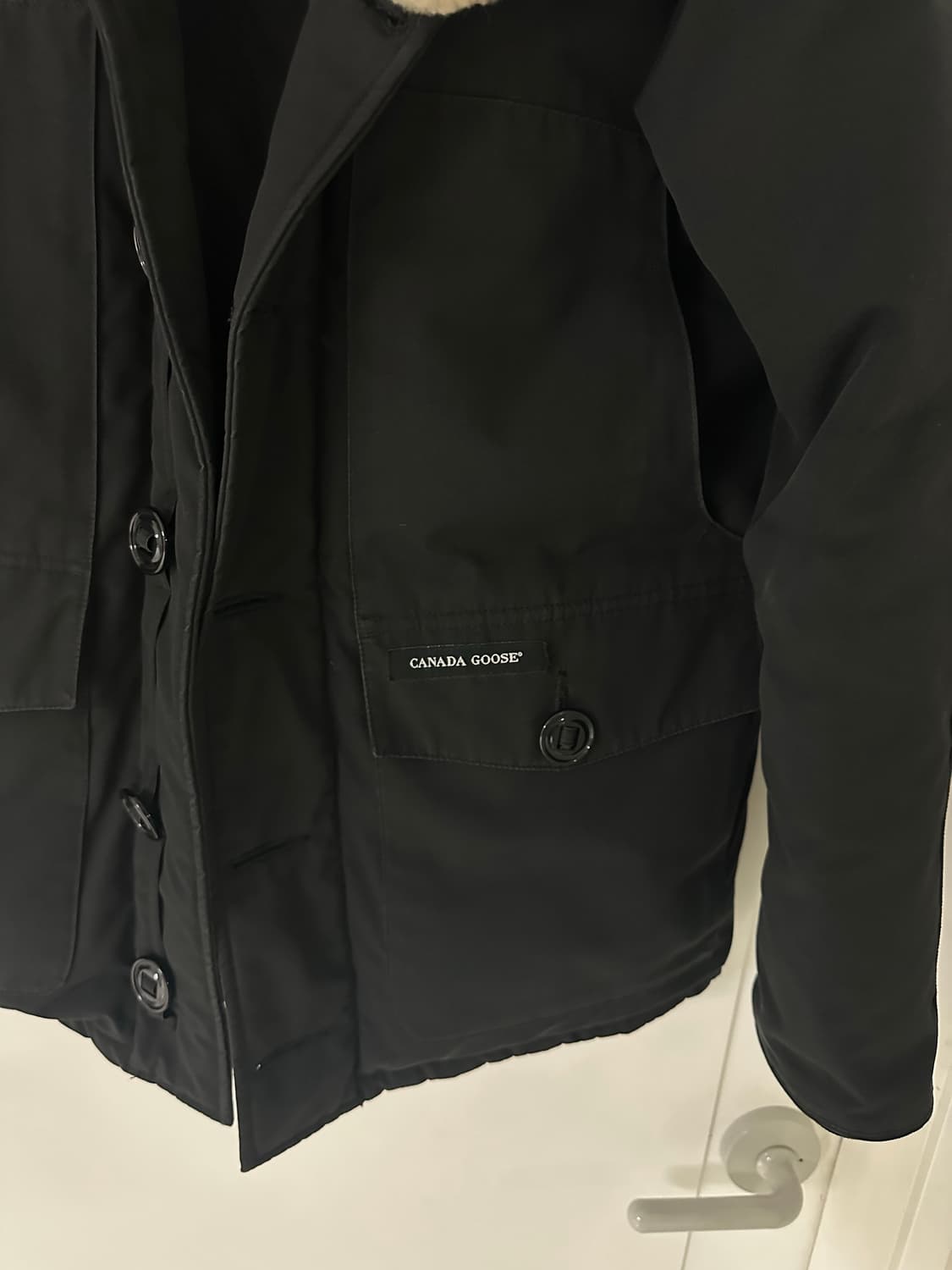 캐나다구스 매키너 블랙 색상 L사이즈 상품이미지8