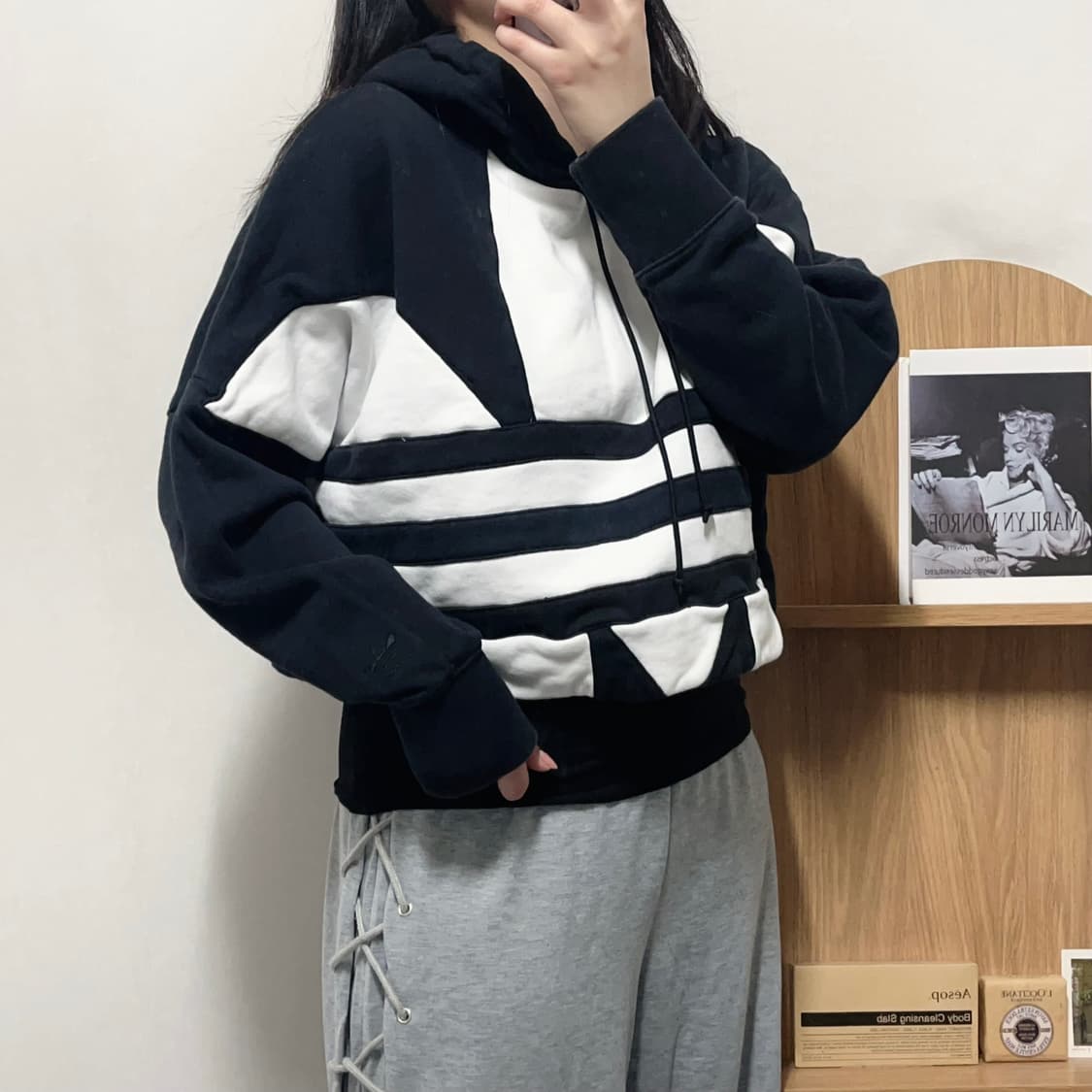 [정품] 아디다스 블랙 빅트레포일 크롭 후드티 [ M ] 상품이미지3