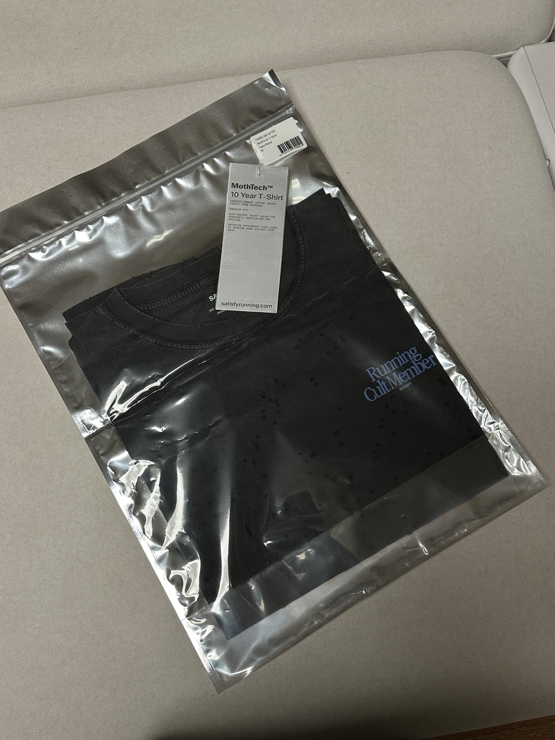 Satisfy 10‑Year MothTech™ T‑Shirt (미개봉)  상품이미지1