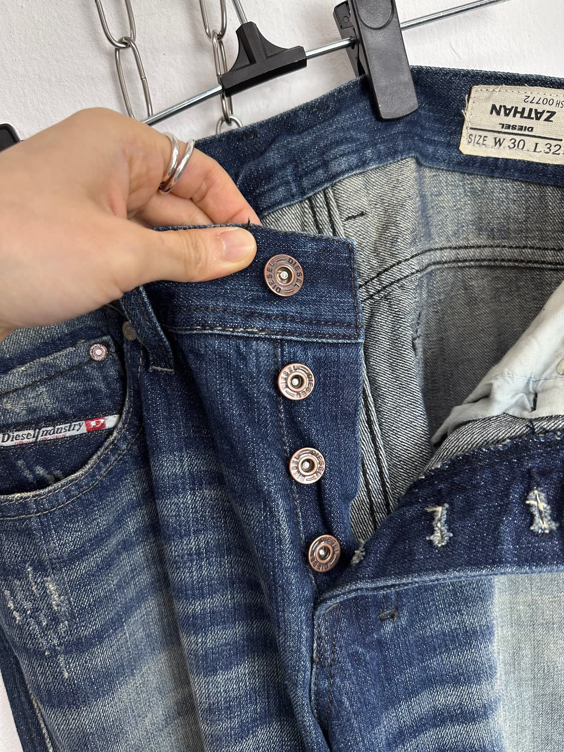 Diesel Zathan Bootcut Distressed Denim 상품이미지9
