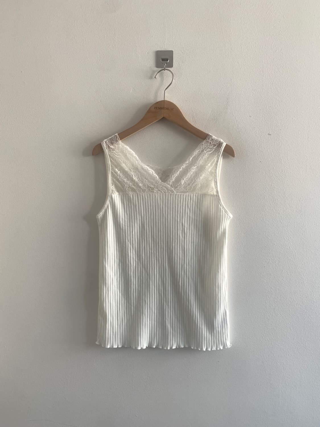 Lace v neck sleeveless top(ivory) 상품이미지1