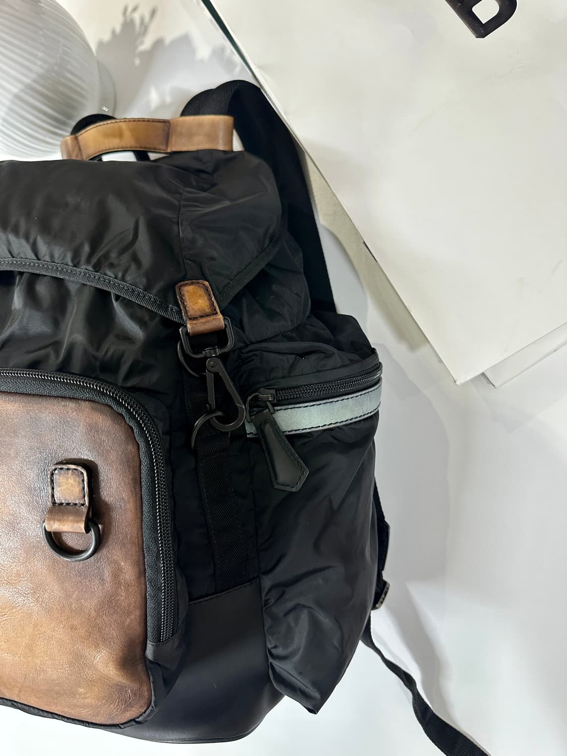 벨루티 송아지 가죽 로고 트래블 데일리 백팩 상품이미지4