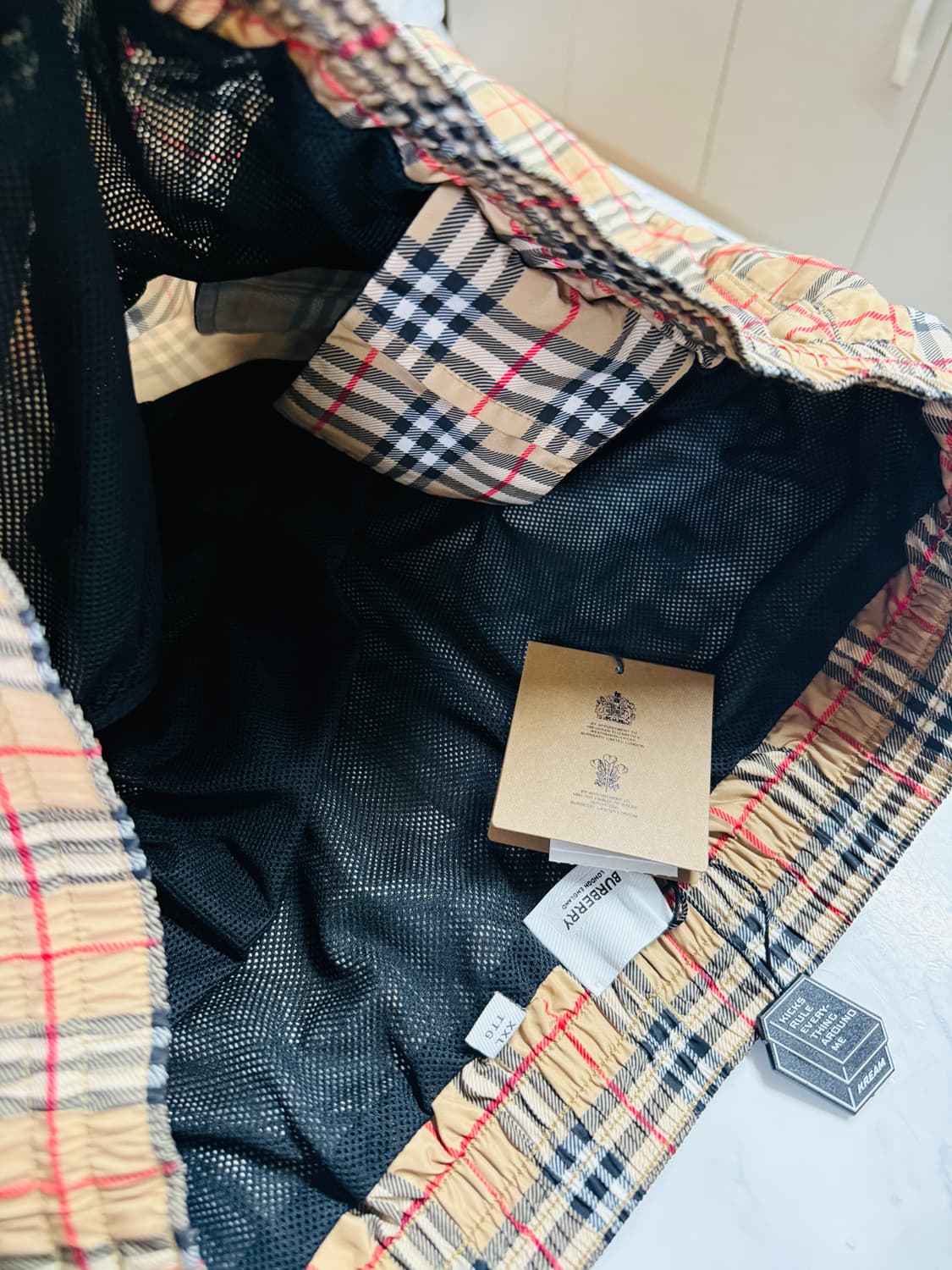버버리 스몰 스케일 체크 드로우코드 스윔 쇼츠 아카이브 베이지 XXL 상품이미지4