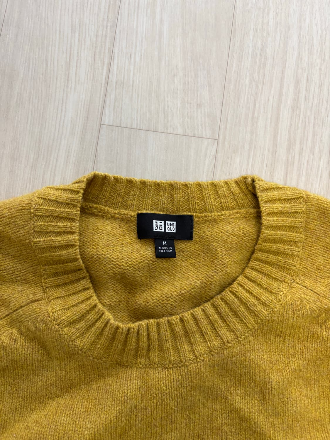 남성 유니클로 니트 골드색 상품이미지2