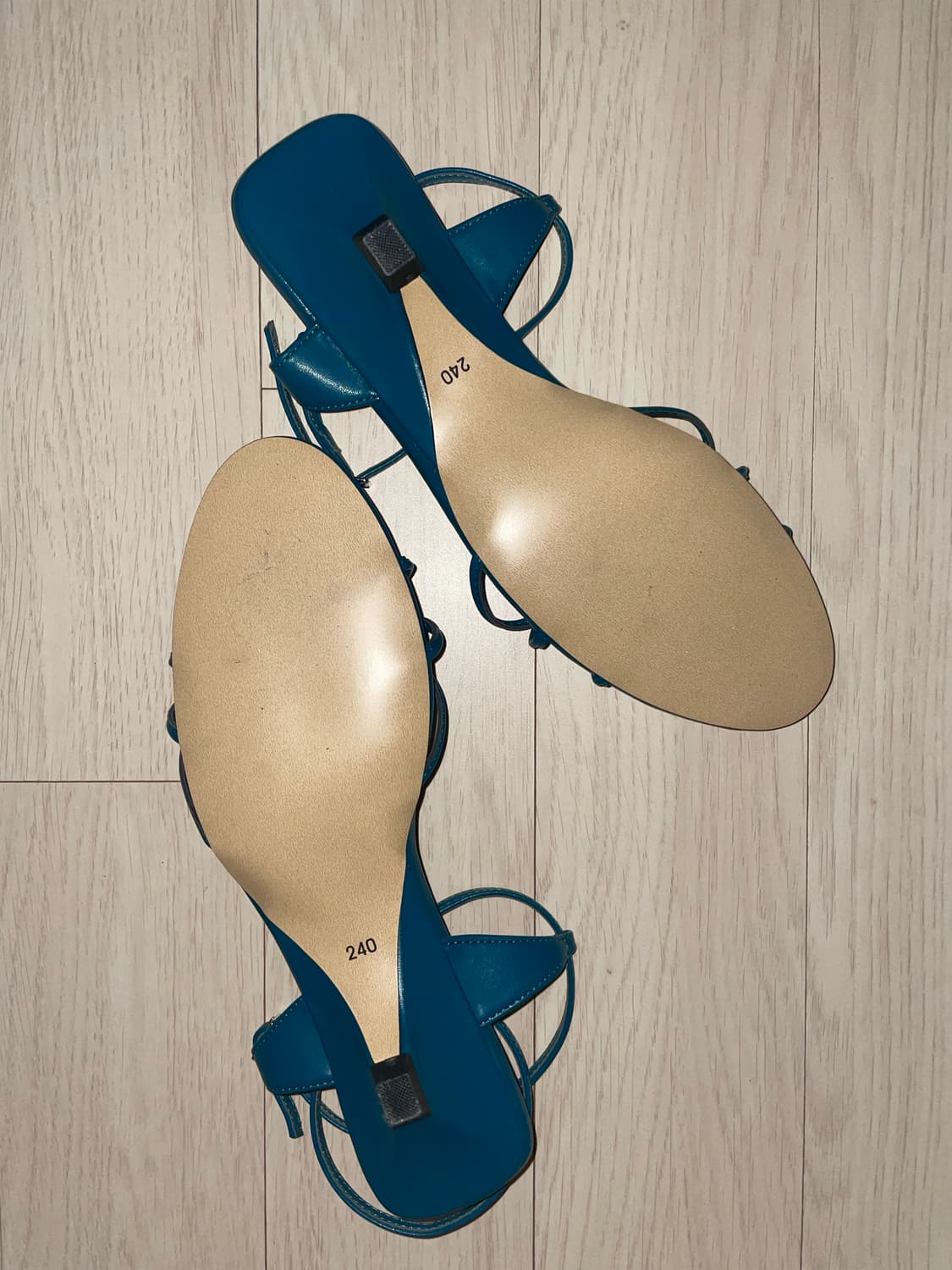 프레클 kitten heel strap sandle 스트랩 슈즈 청록색 상품이미지3