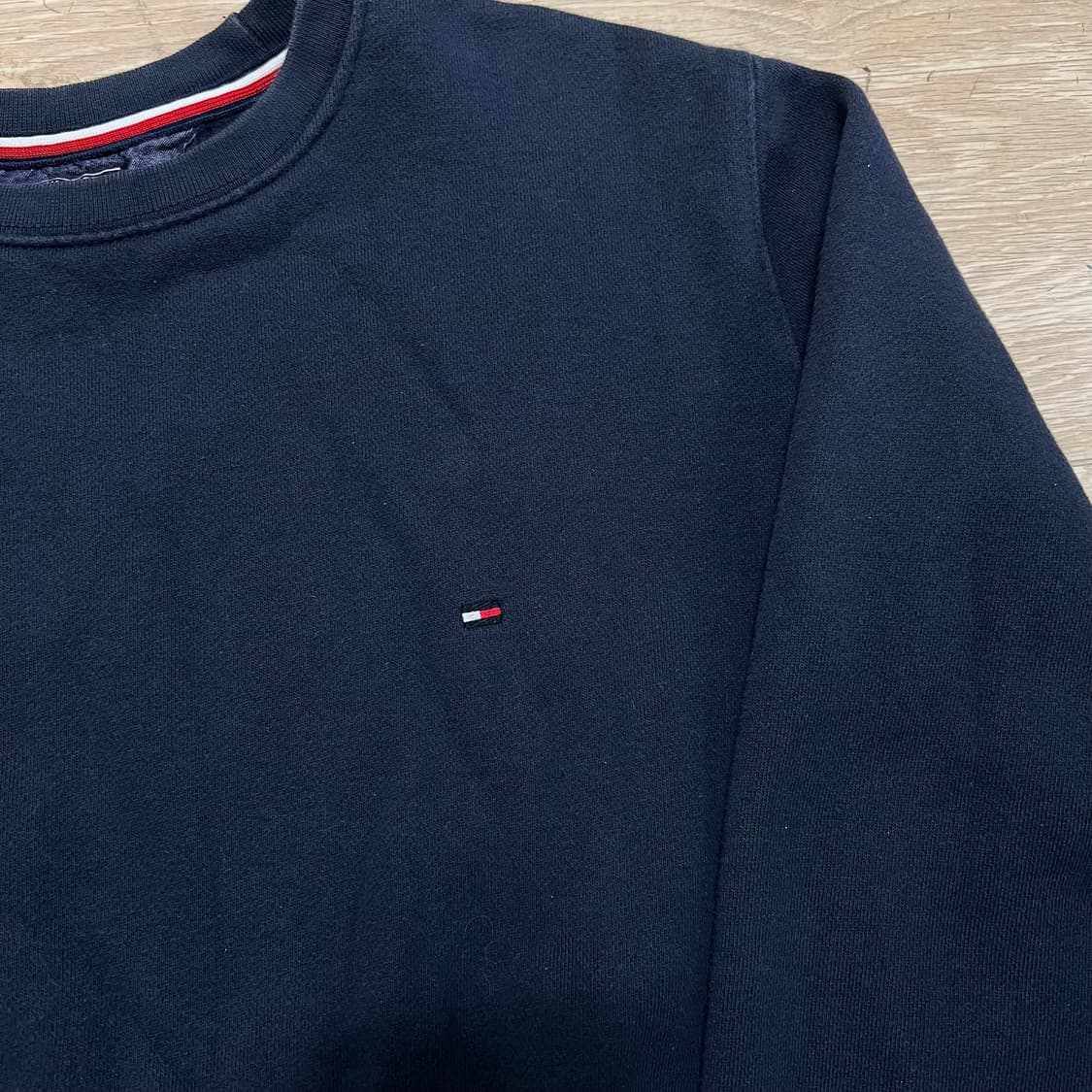 타미힐피거 스몰플래그 기모 맨투맨 크루넥 티셔츠 [네이비] L/100 상품이미지4