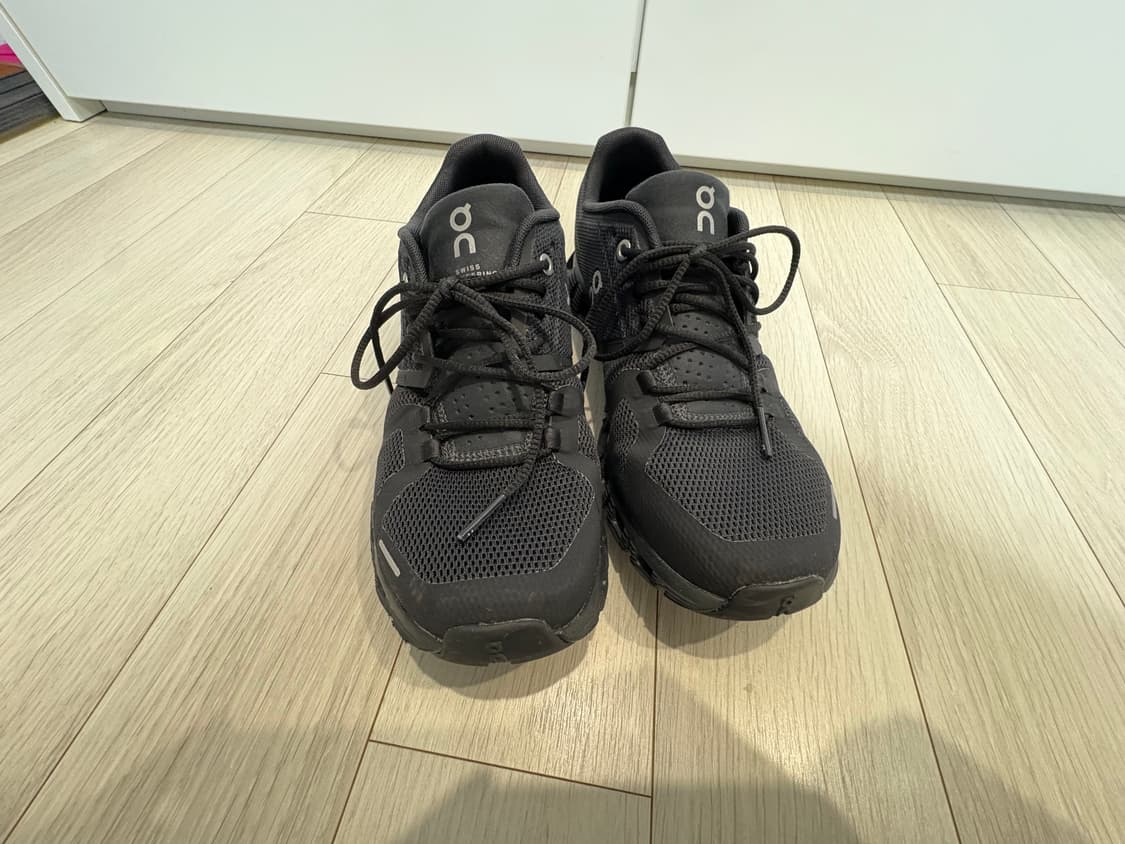 온 러닝 클라우드 5 올 블랙 245 상품이미지2