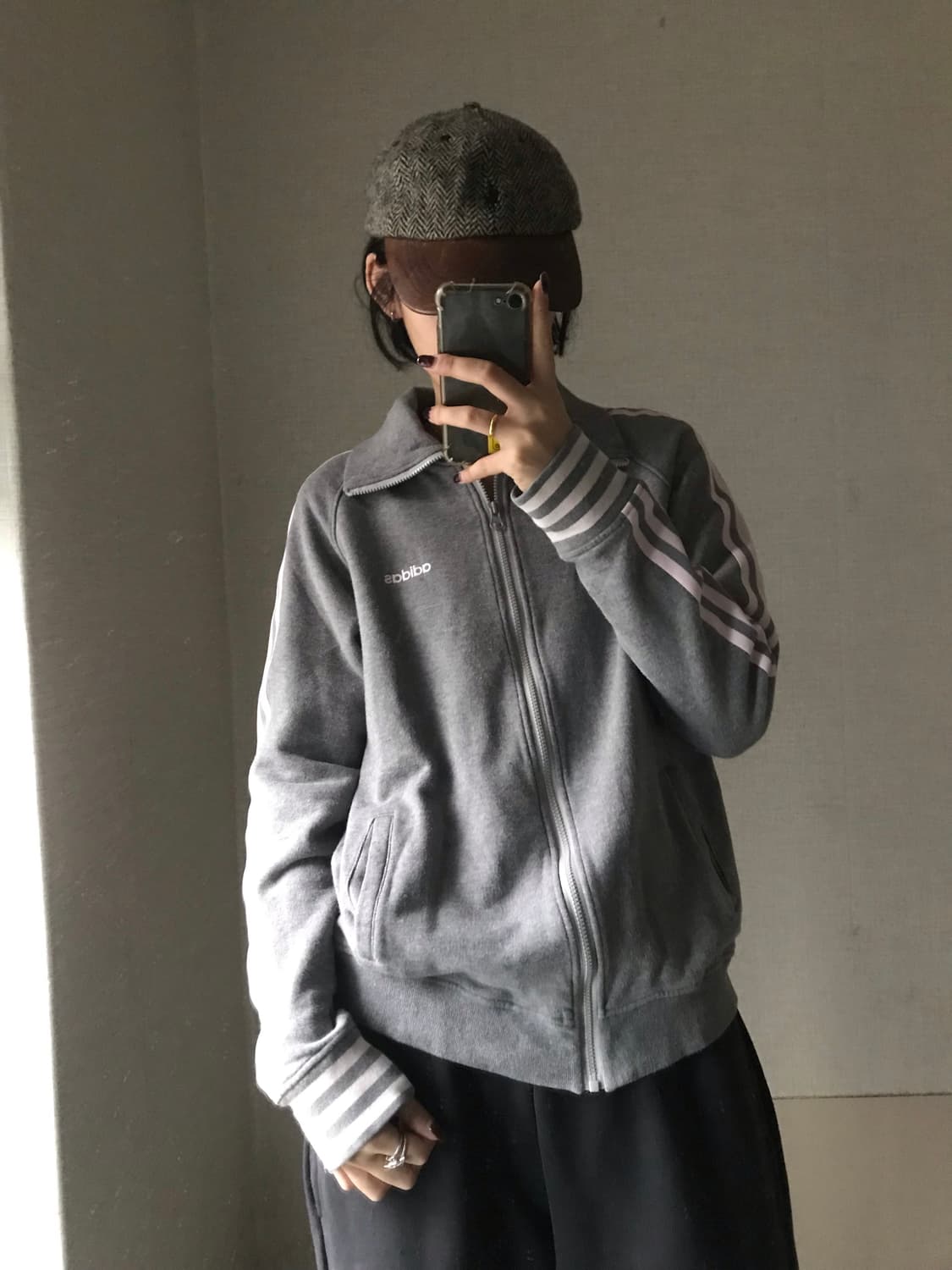 아디다스 그레이 핑크 회핑 면져지 상품이미지3