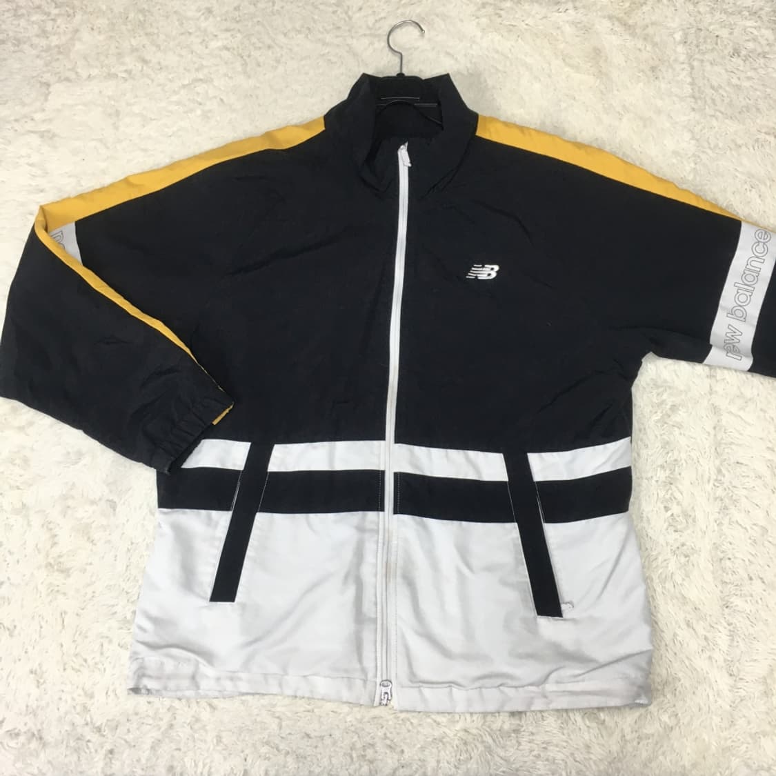 뉴발란스 바람막이자켓 CC23 상품이미지1