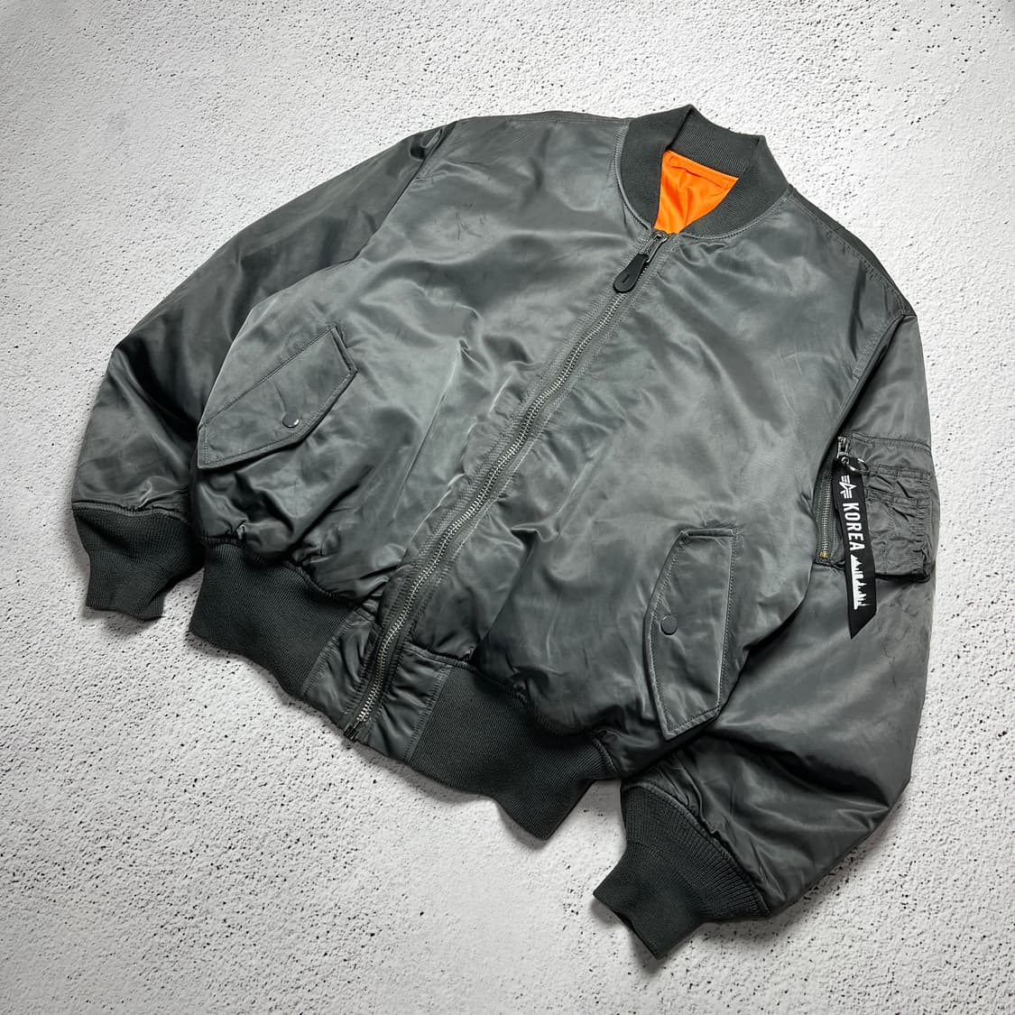 Alpha Industries MA-1 Flight Jacket 상품이미지1