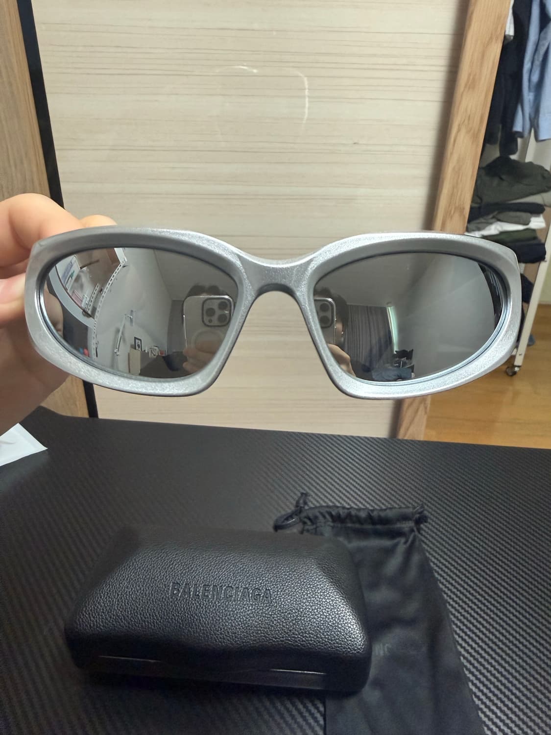 발렌시아가 스위프트 오발 실버 선글라스 상품이미지5