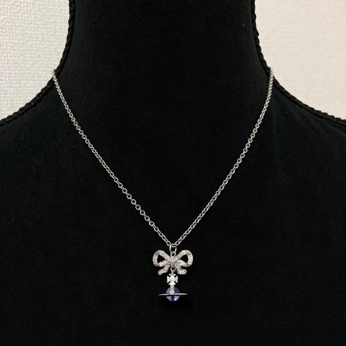 비비안웨스트우드 퍼플 크리스탈 리본 3d orb 팬던트 목걸이 상품이미지6