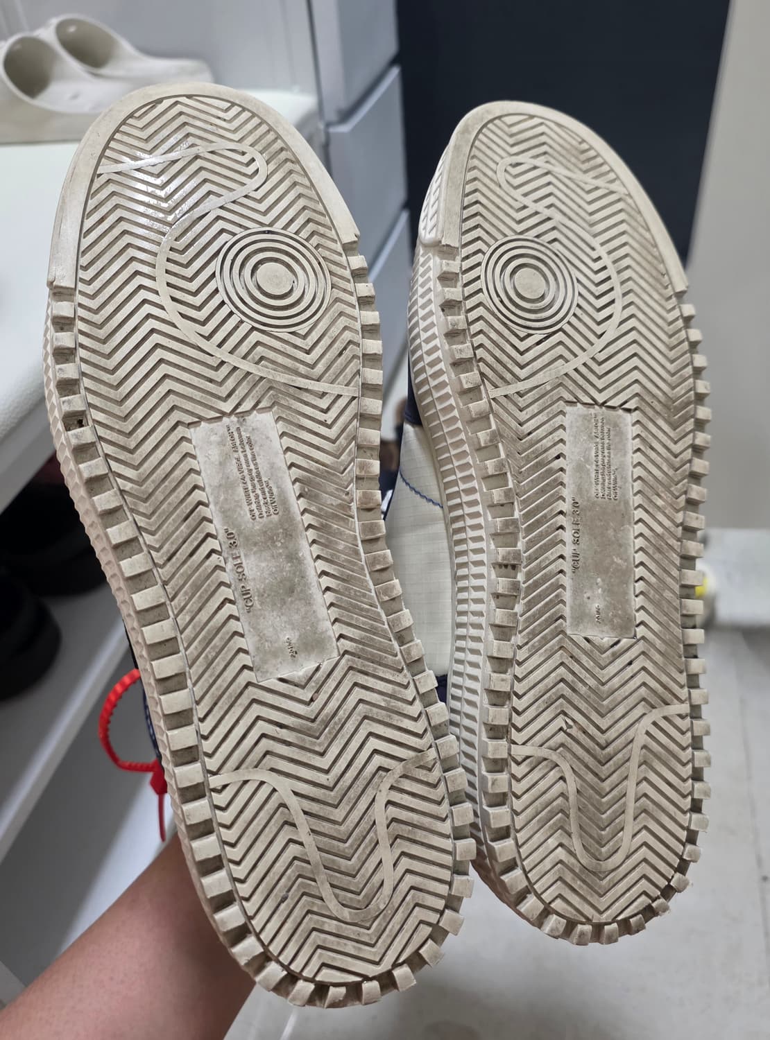 오프화이트(Off-White) 스웨이드 가죽 하이탑 스니커즈 42 상품이미지9