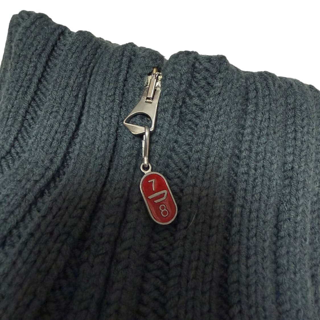 디젤 청록 스타 별패턴 레터링 니트집업 상품이미지6