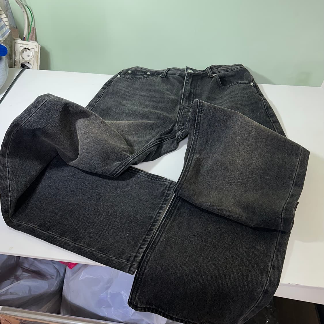 S 브렌디드 인더스트리 빈티지블랙 워시드 일자핏 데님팬츠 상품이미지4
