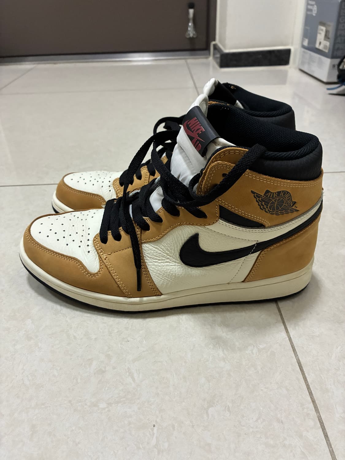 조던 1 레트로 하이 루키 오브 더 이어 상품이미지3