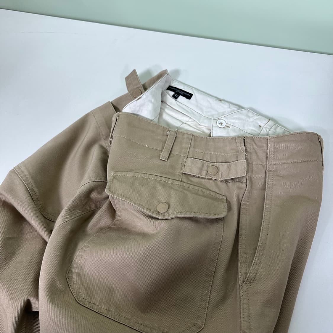 32 엔지니어드가먼츠 베이지 레귤러핏 치노팬츠 상품이미지1