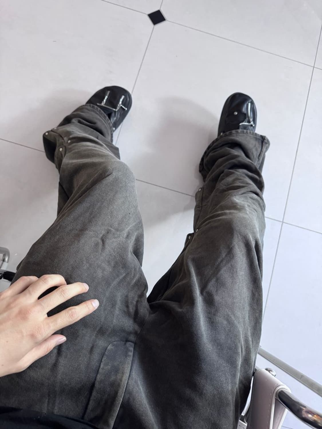 TUCK SWEAT PANTS 랜덤 턱 스웨트 팬츠 상품이미지4