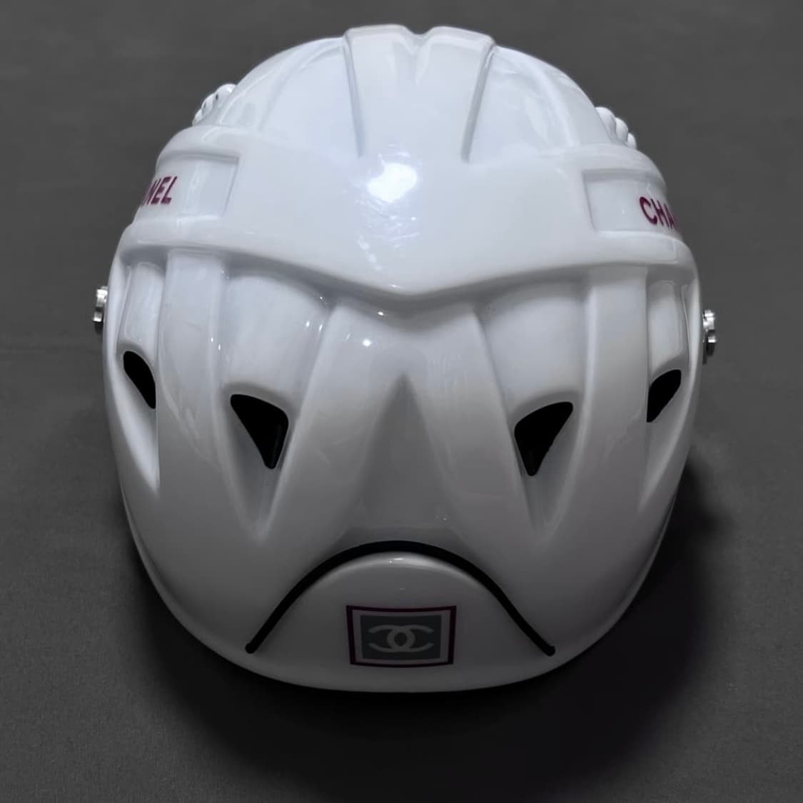 샤넬 헬멧 한정판 2001 화이트 로고 Mountaineer.레어템 희귀 상품이미지5