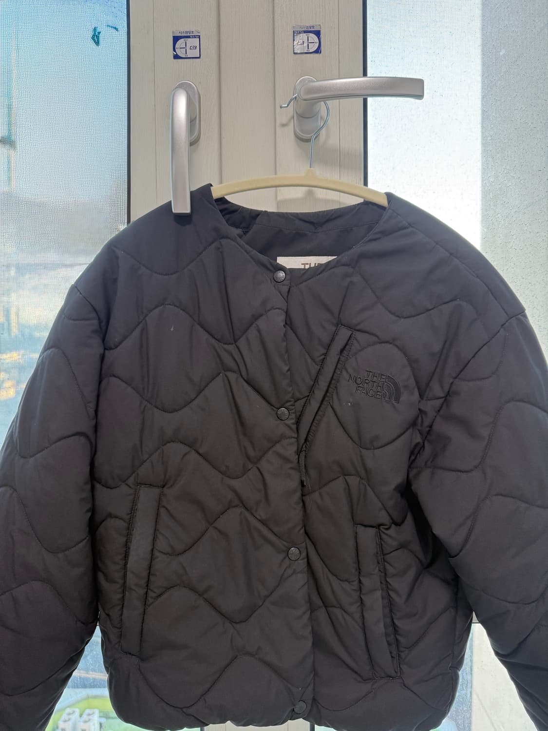 노스페이스 에센셜 경량패딩 우먼 M 상품이미지2