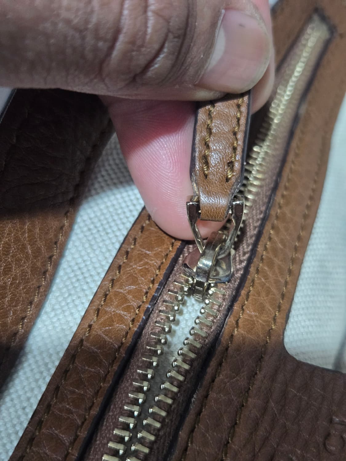 구찌 GG 캔버스 벨라 플랩 사첼백 상품이미지6